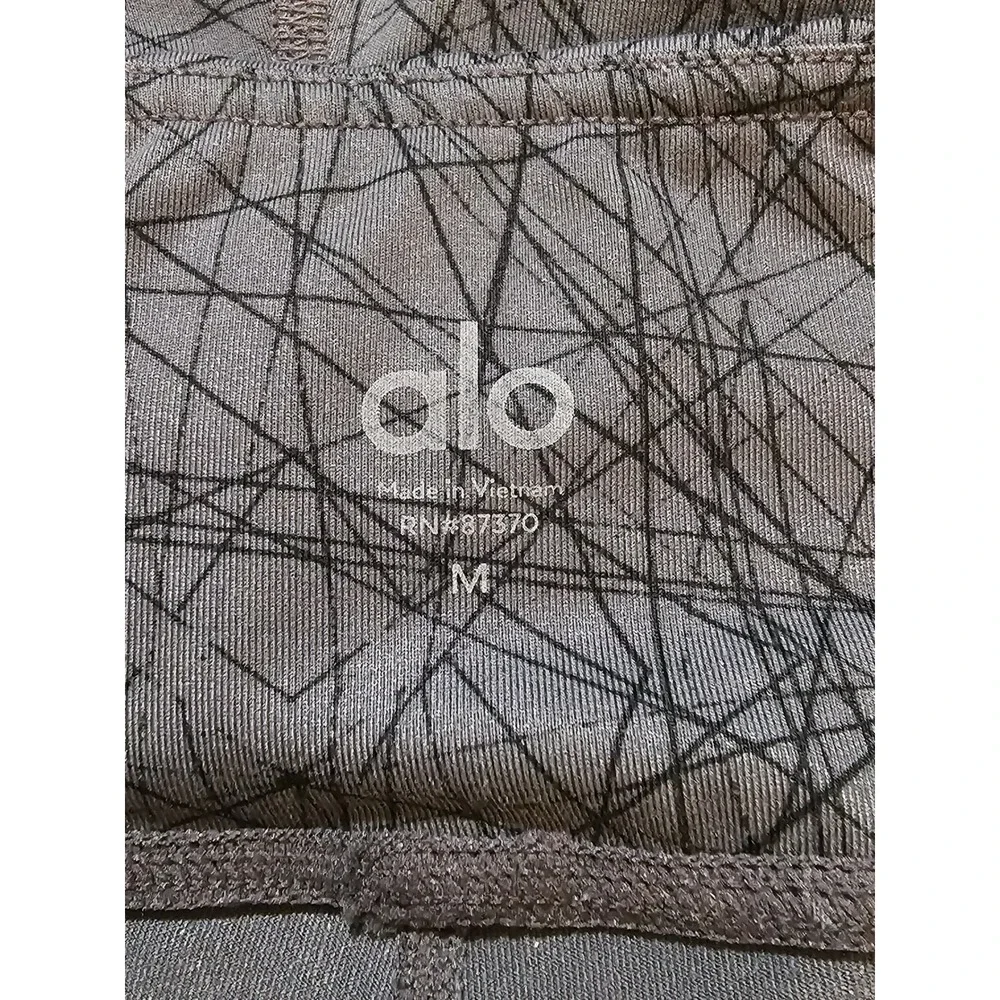 Alo Yoga Womens Gray Black Geometric Print Capri Leggings Medium